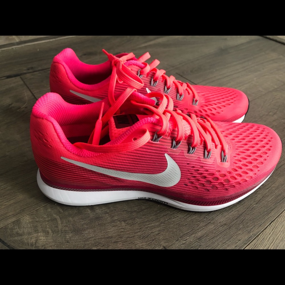 💞Like NEW Nike Zoom Women Running Shoes sz 9.5